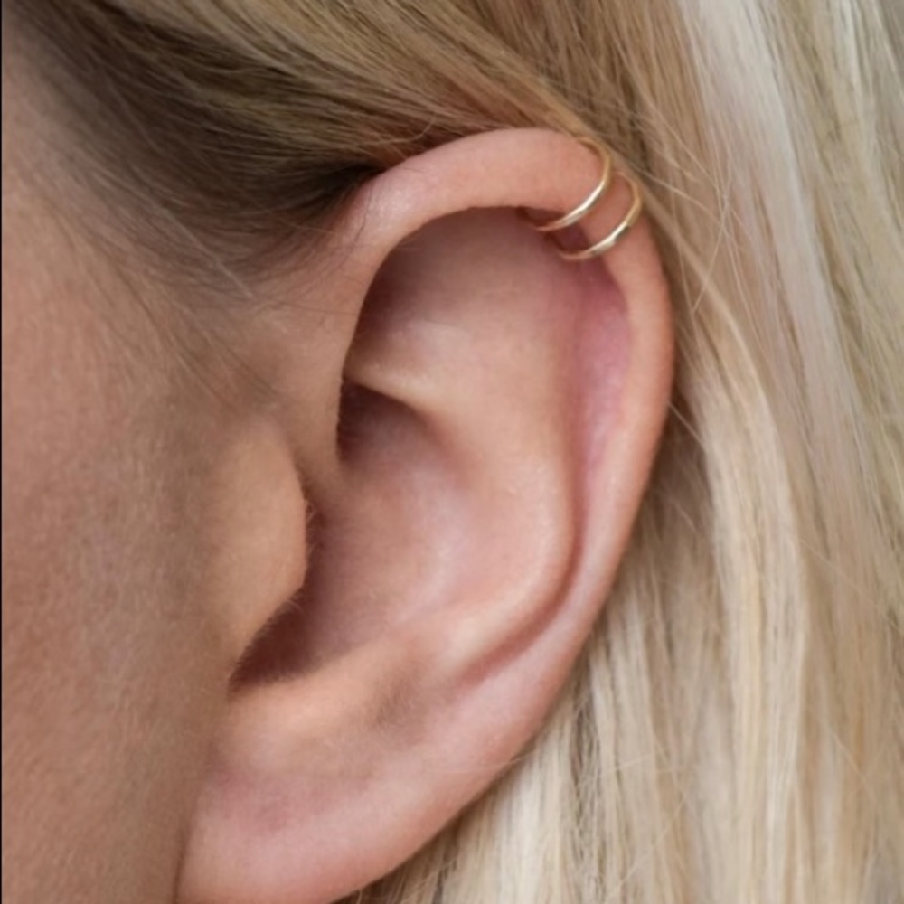 Gold Ring Ear Cuff Faux Fake Piercing - Picture 4 of 4